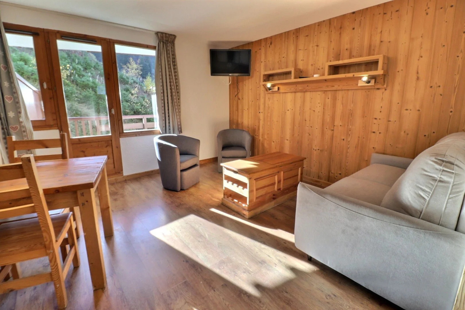 LGB107 / 2 rooms / La Tania / Centre - La Tania