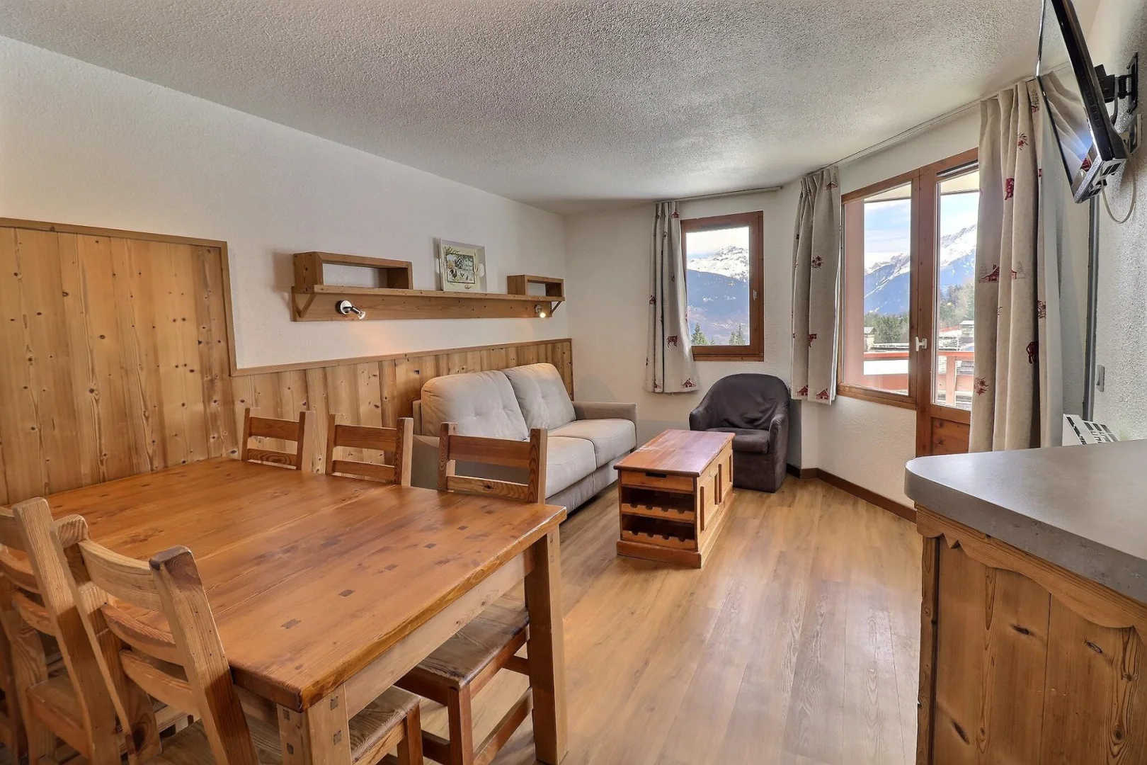 LGB304 / 2 rooms cabin / La Tania / Centre - La Tania