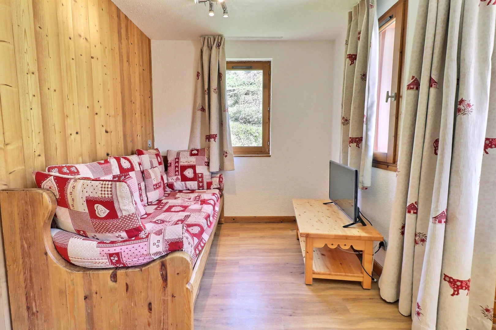 LGB515 / 2 rooms cabin / La Tania / Centre - La Tania