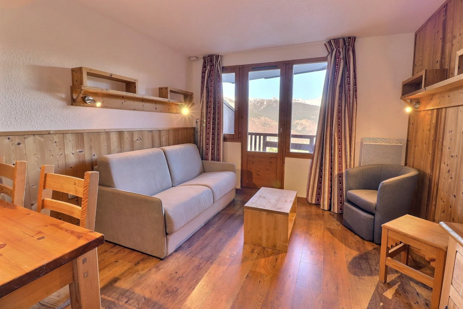 LGB812 / 2 rooms / La Tania / Centre - La Tania