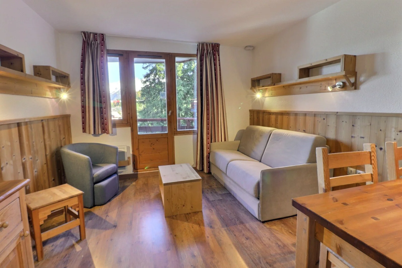 LGB826 / 2 rooms / La Tania / Centre - La Tania